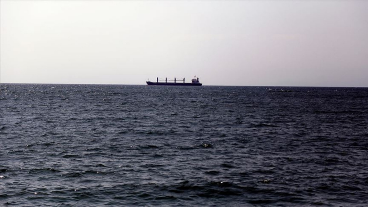Umman Denizi'nde petrol tankerleri patladı!