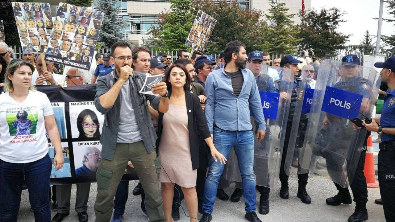 Çorlu'da tren kazasında ölenlerin yakınları AYM'ye gidiyor!