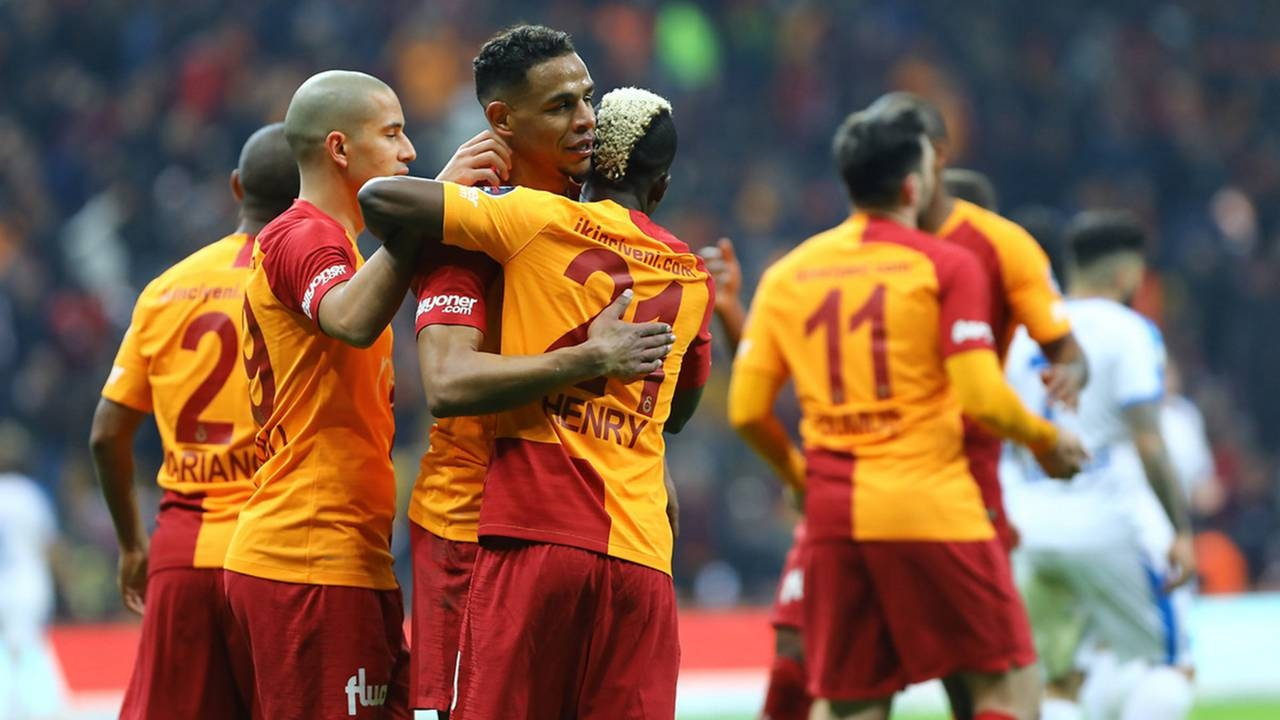 Galatasaray'dan transfer açıklaması...