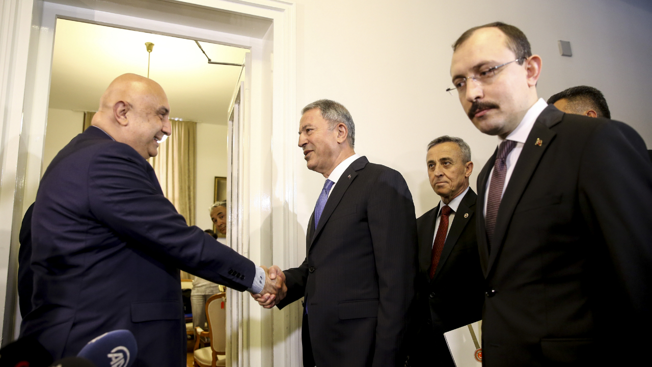 Bakan Akar CHP Meclis Grubu'nu ziyaret etti!