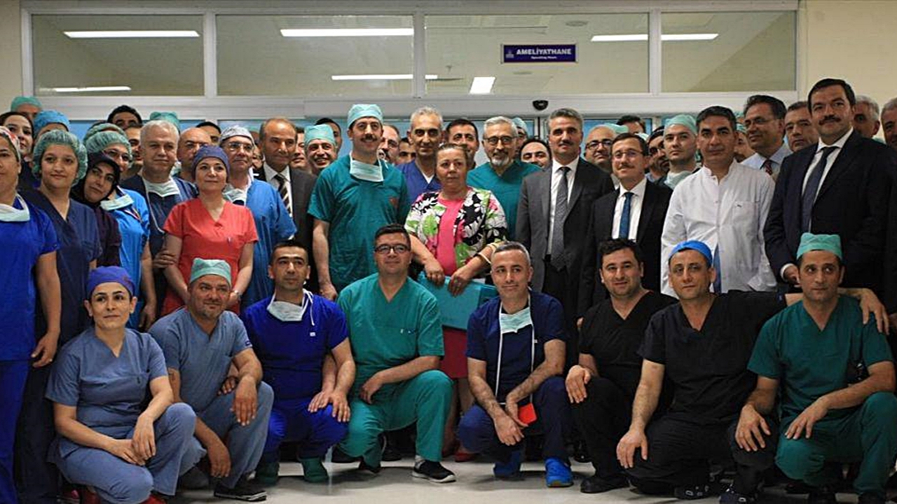 İnönü Üniversitesi eş zamanlı karaciğer operasyonlarını başarıyla tamamladı!