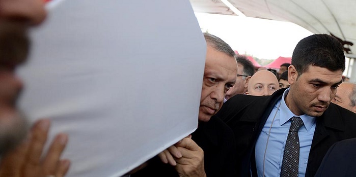 Korkut Özal'ın tabutuna birlikte omuz verdiler