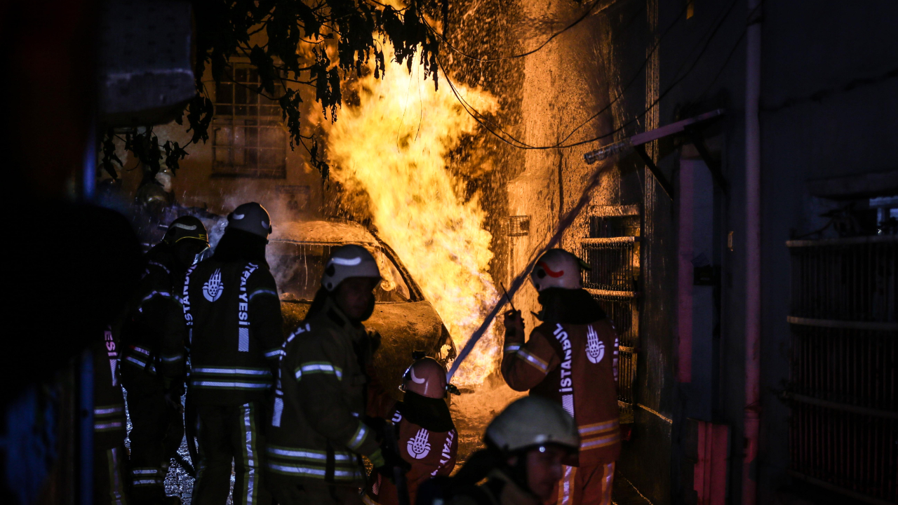 İstanbul Eyüpsultan'da korkutan yangın!