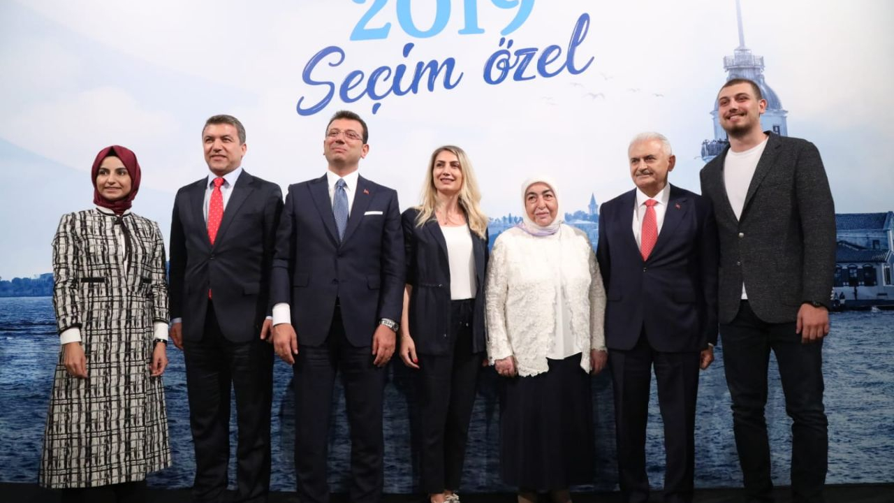 Hatıra fotoğrafı çektirdiler...