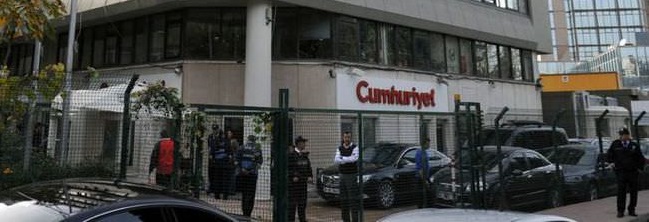 Cumhuriyet gazetesine operasyon: Kadri Gürsel de gözaltında!