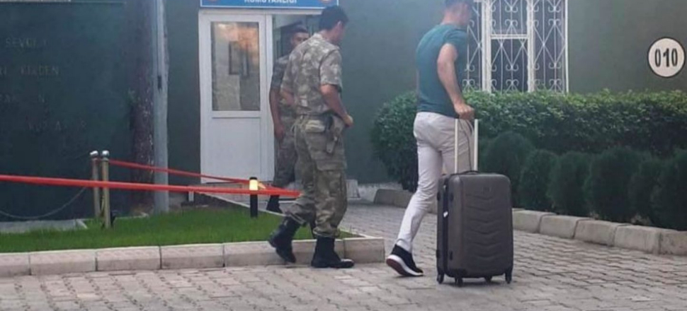 Tezkeresini alıp imzayı atacak!