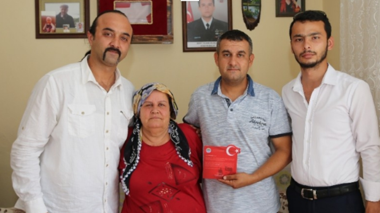 Mersin'de Başkan Atsız Afşın Yılmaz’dan şehit babalarına duygulandıran mektup