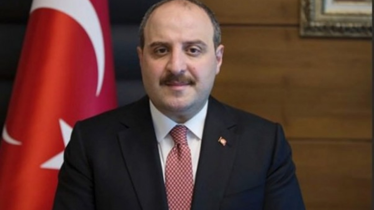 Ankara'da Bakan Mustafa Varank’tan genç bilim insanına patent sözü