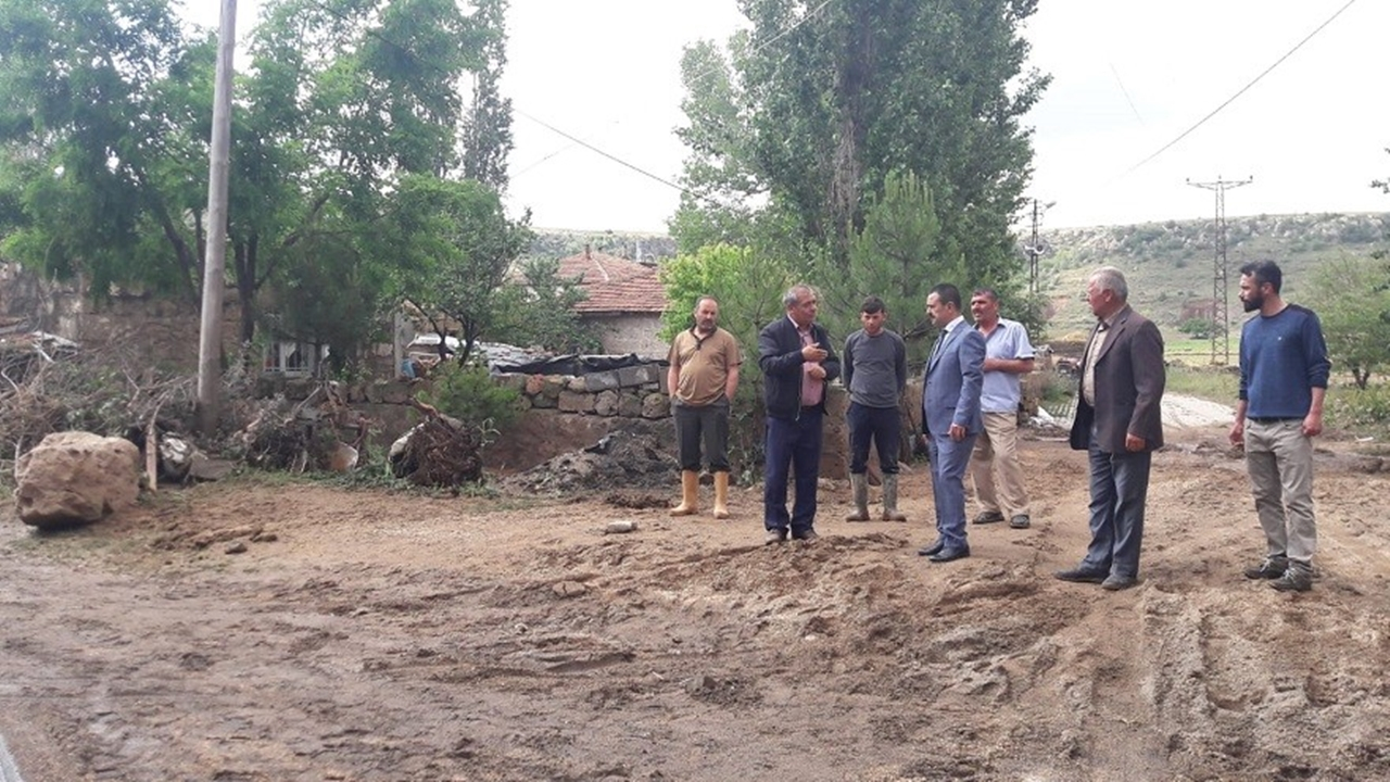 Nevşehir'de Vali İlhami Aktaş sel felaketi yaşayan köyleri ziyaret etti