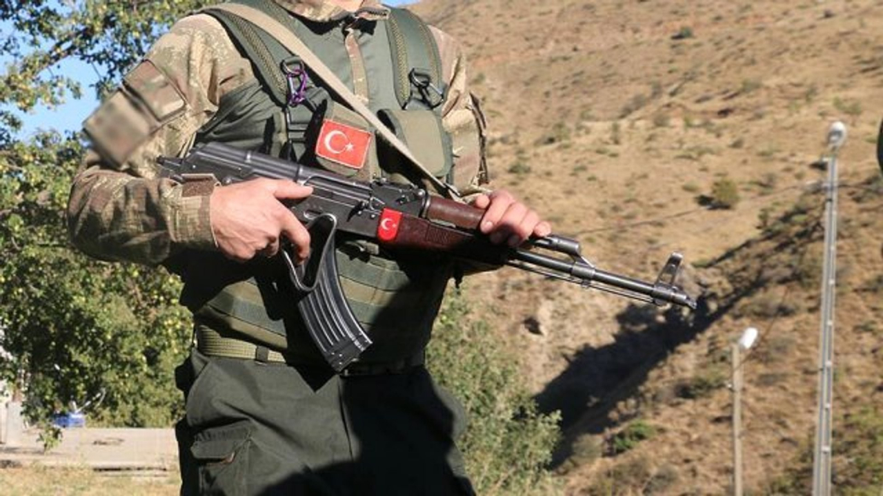 Koruculara saldıran bir terörist öldürüldü!