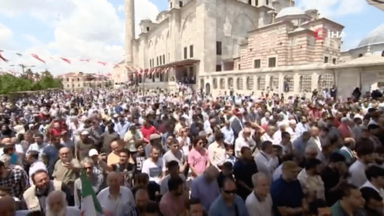Mursi için gıyabi cenaze namazı havadan görüntülendi...