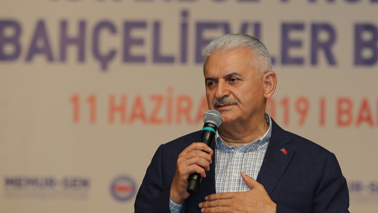 Ekrem Bey siyaseten kabul edilmez bir iş yaptı!