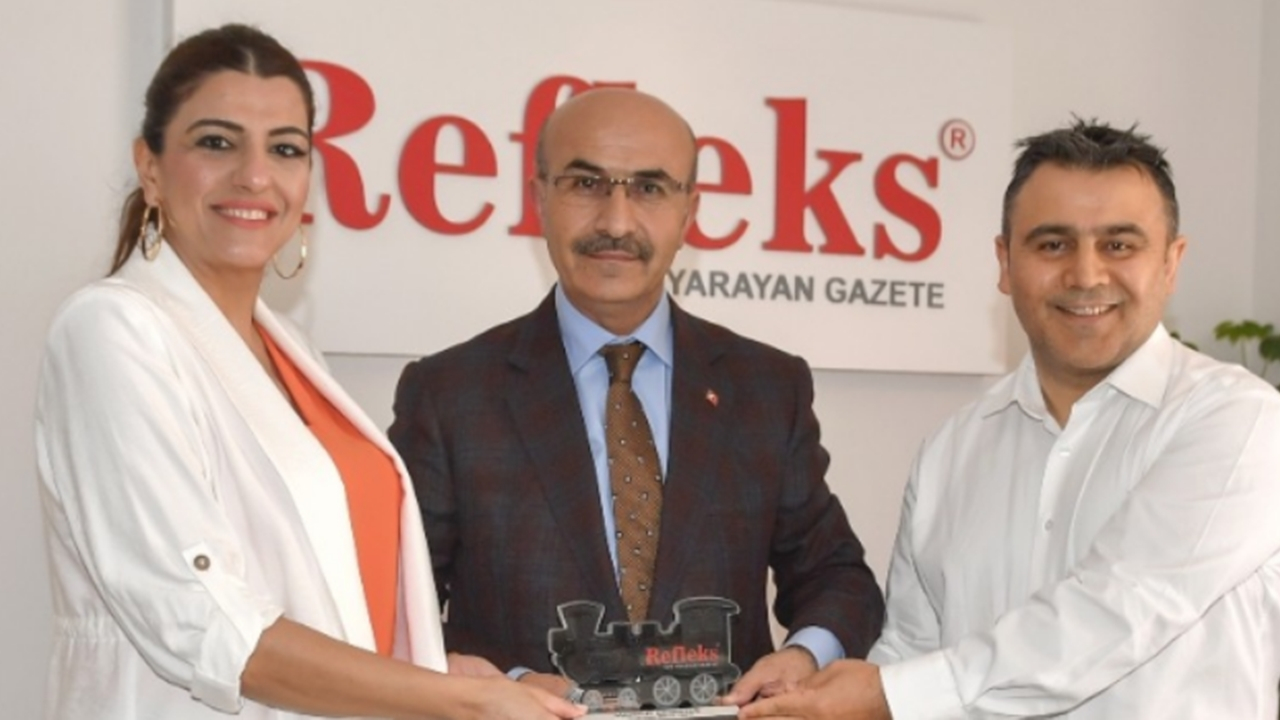 Adana'da Vali Mahmut Demirtaş’a "Özel Ödül"