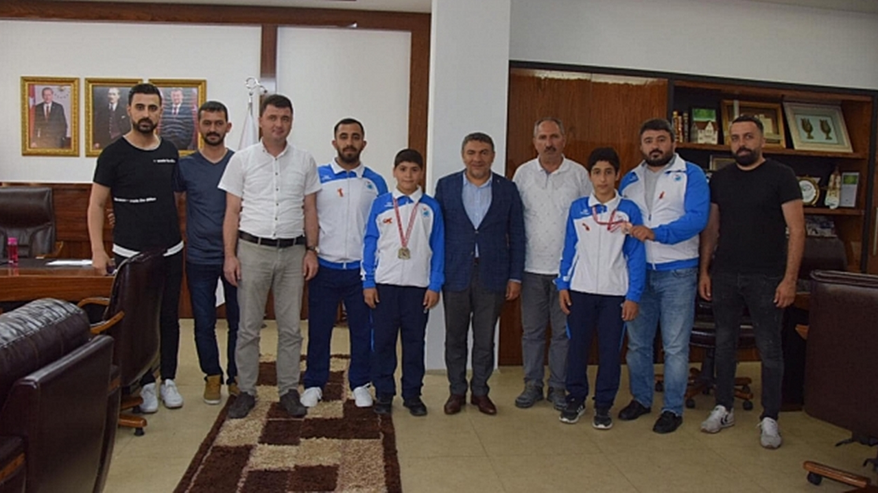 Kocaeli'de Başkan Hamza Şayir, şampiyonları ağırladı