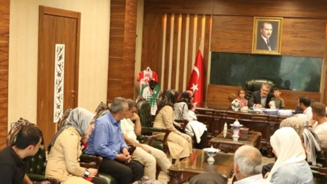 Bingöl'de Vali Kadir Ekinci, “Devlet ve vatandaşımız arasında köprü olmaya çalışıyoruz”