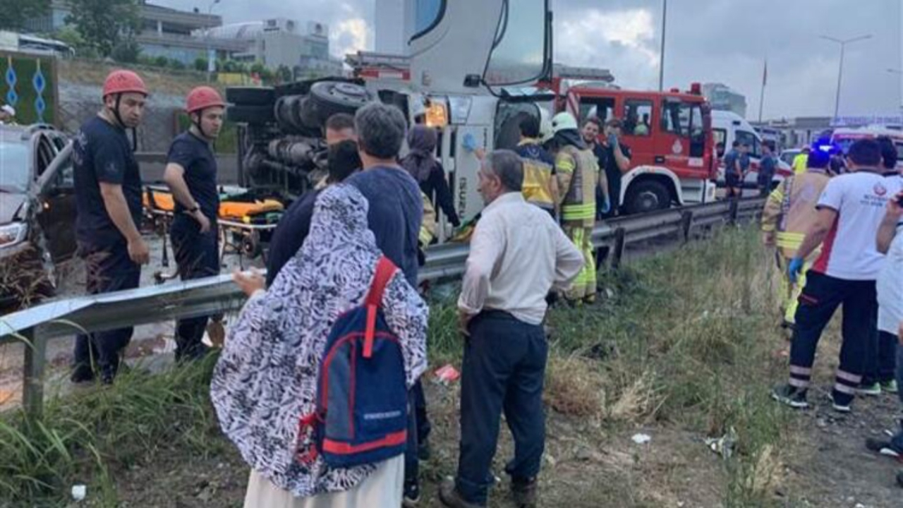 Maltepe'de zincirleme trafik kazası!