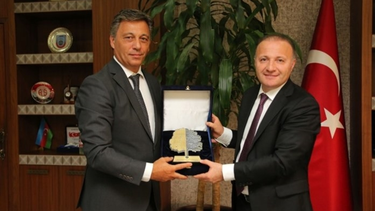 Antalya'da Rektör Mustafa Ünal’a Çevreci Üniversite Ödülü