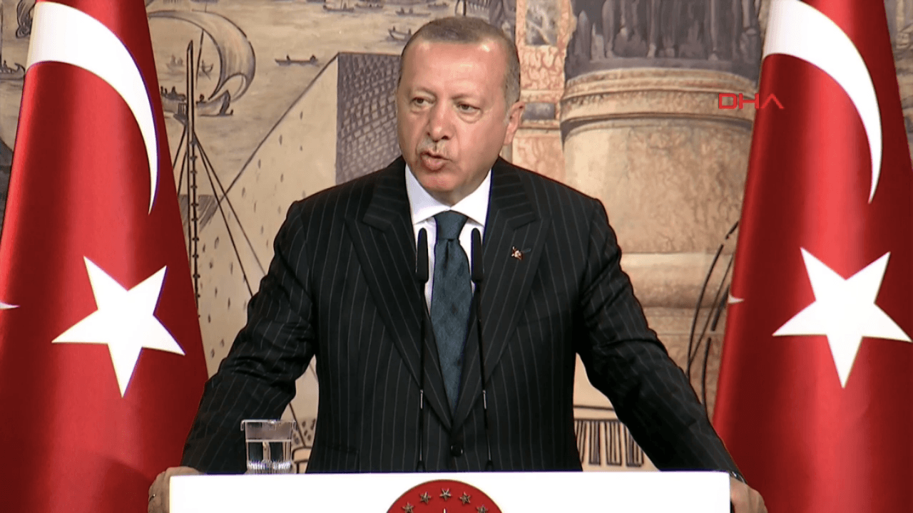 "Kalemini terörün emrine veren gazeteci değildir"