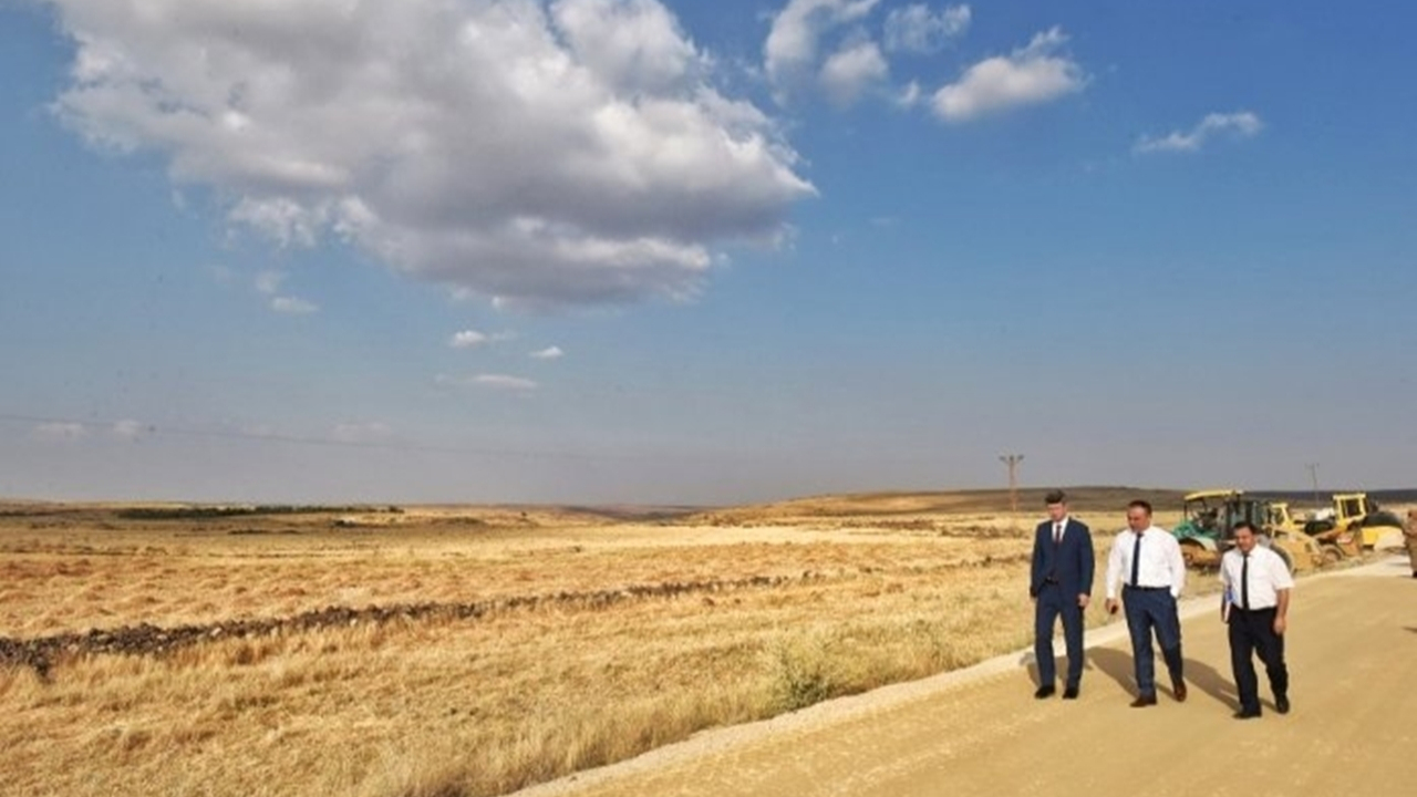 Kilis Valisi Recep Soytürk, köy yollarını inceledi