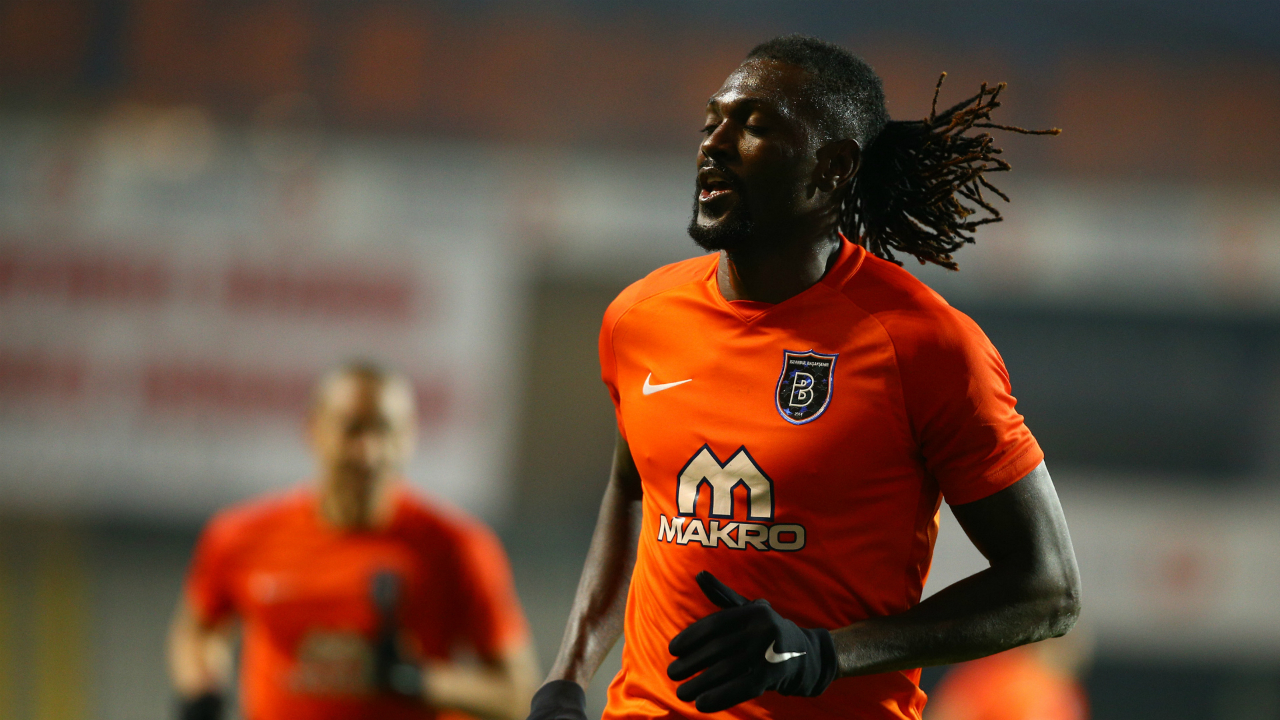 Medipol Başakehir, Adebayor ile yollarını ayırdı!