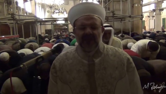 Mehmet Görmez Mescid-i Aksa'da ağlayarak namaz kıldırdı