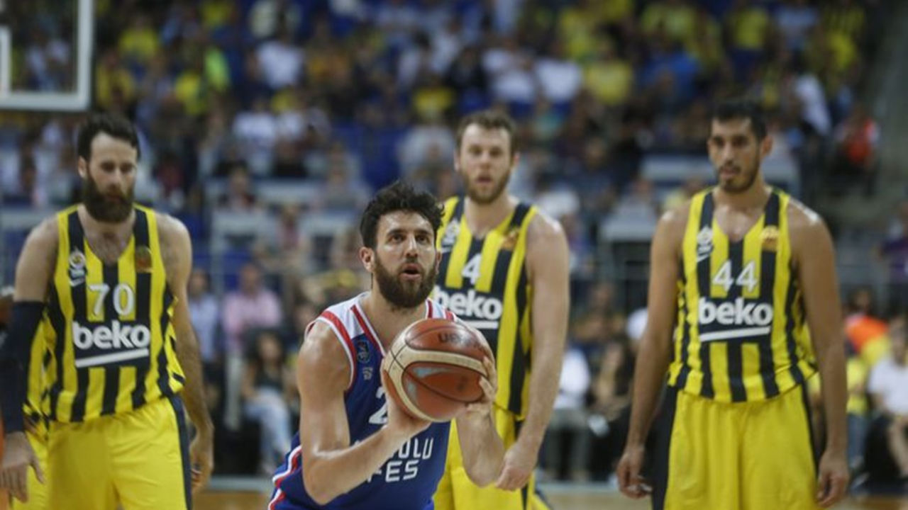 Anadolu Efes - Fenerbahçe maçı biletleri tükendi!