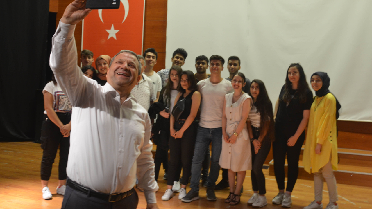 İstanbul'da Emin Engin: "İyi davranılan öğrenci dersi sabote etmez"