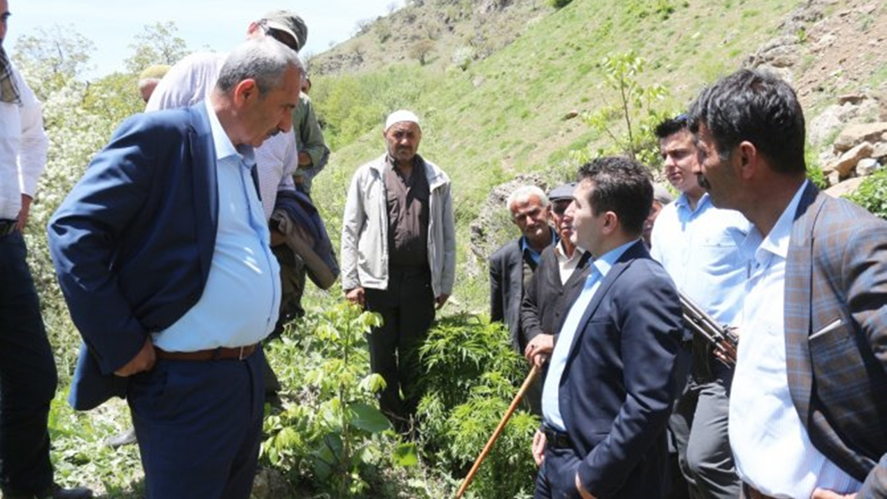 Hakkari'de Vali Yardımcısı Mustafa Duruk’tan Otluca köyüne ziyaret