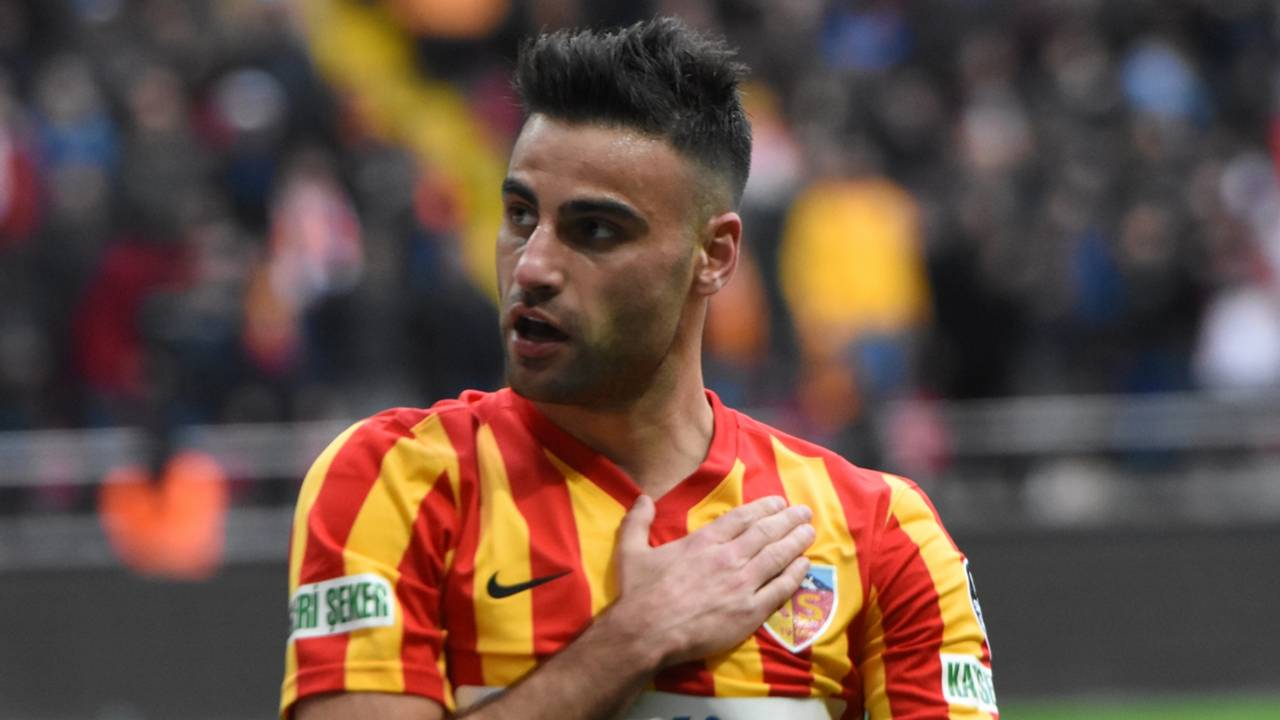Aslan, Deniz Türüç transferini bitiriyor!