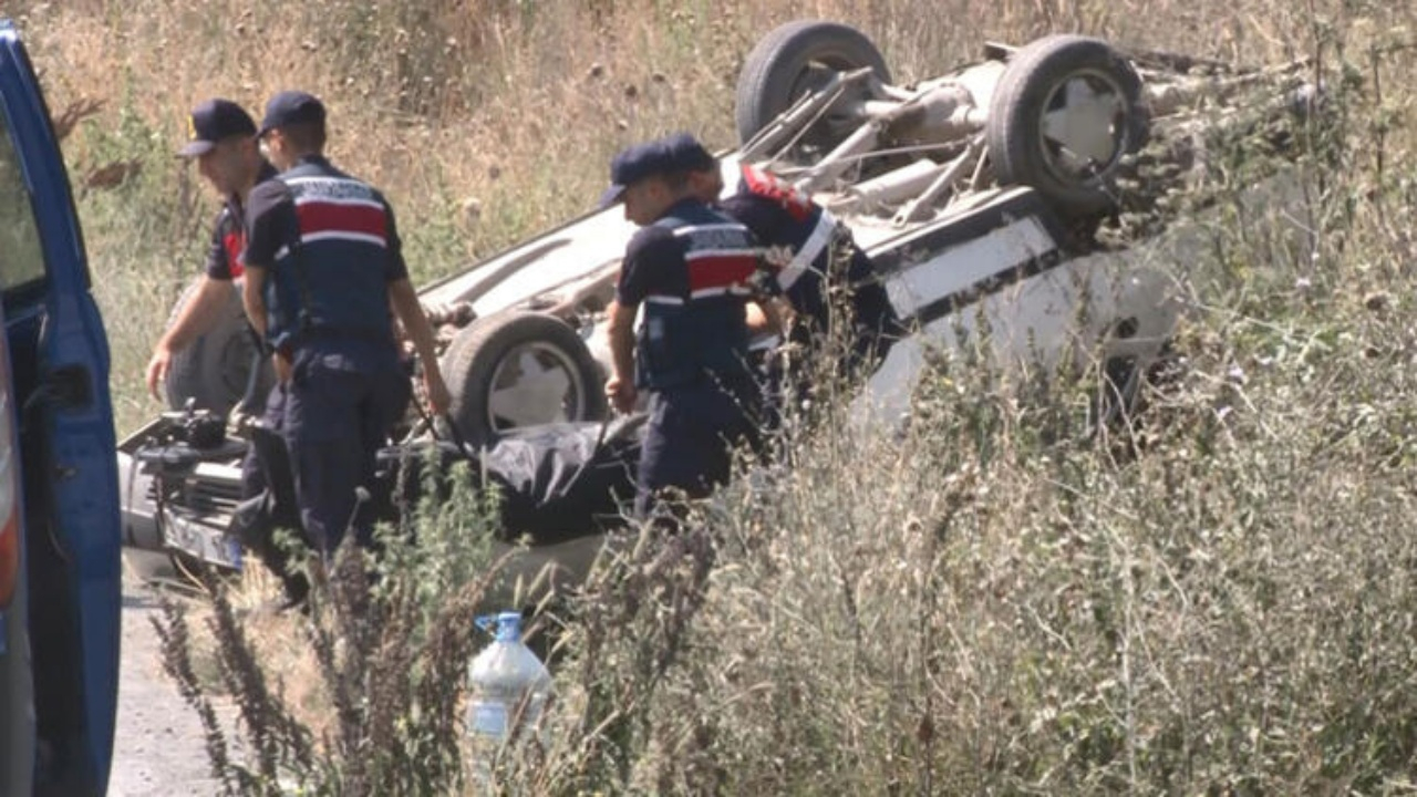 Oy kullanmaktan dönen aile kaza yaptı!