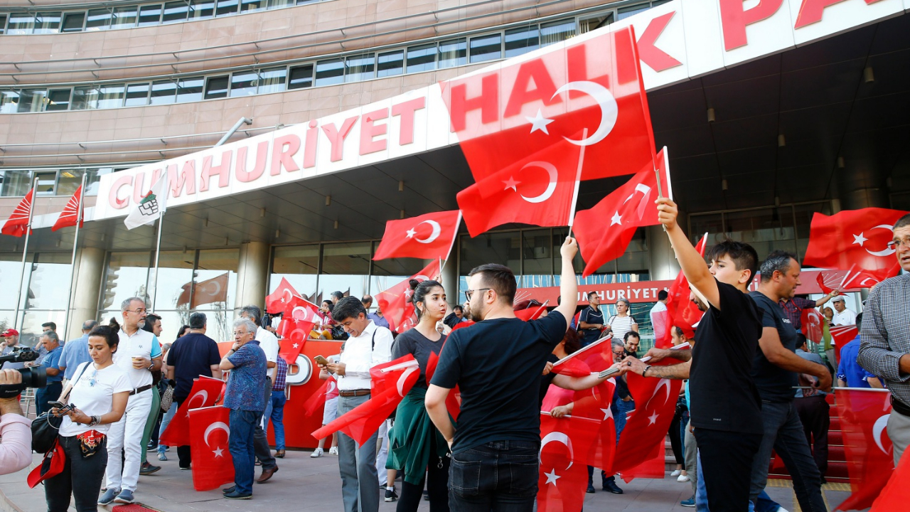 CHP'liler genel merkeze koştu!