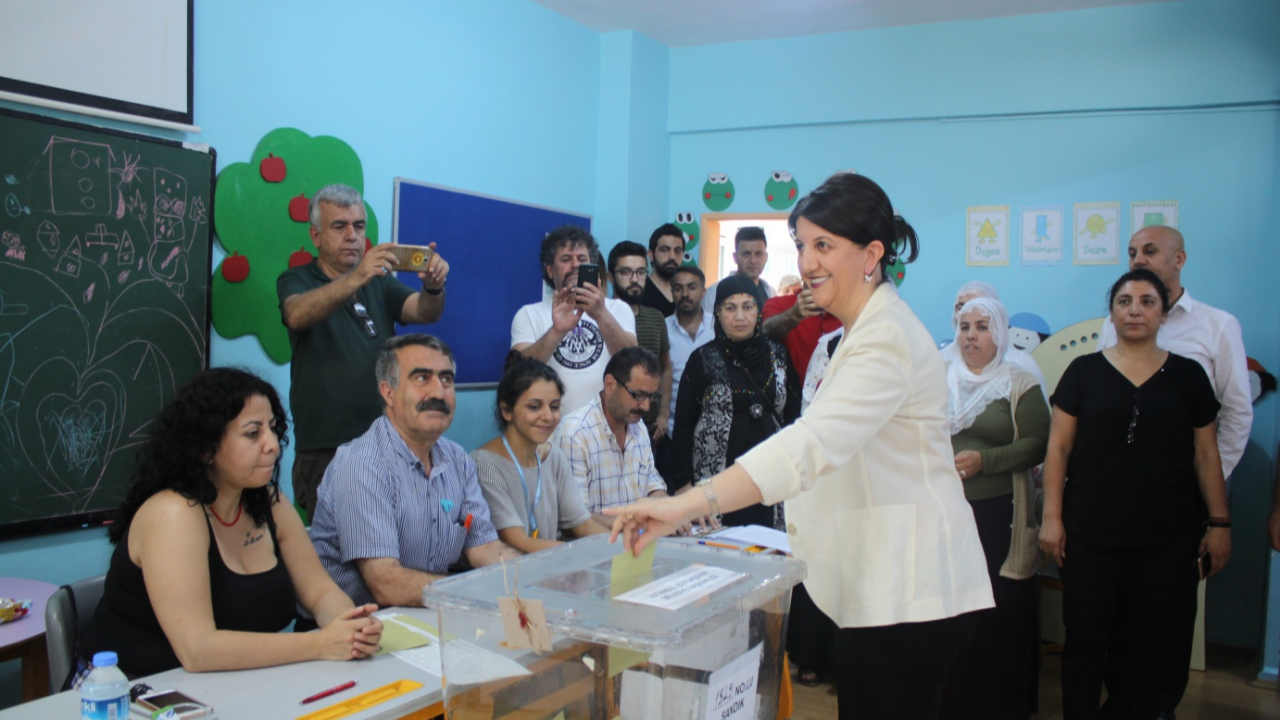Pervin Buldan Öcalan'ı dinlemedi!
