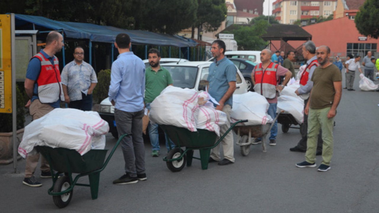 Oy pusulaları saat 05.00'te teslim edildi!