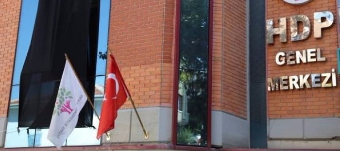 HDP Genel Merkezi'ne giriş ve çıkışlar kapatıldı!