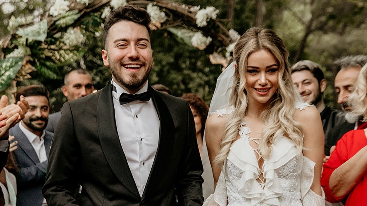 Enes Batur'dan evlilik itirafı geldi...