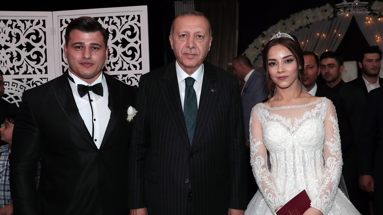 Milli güreşçi Rıza Kayaalp dünyaevine girdi...