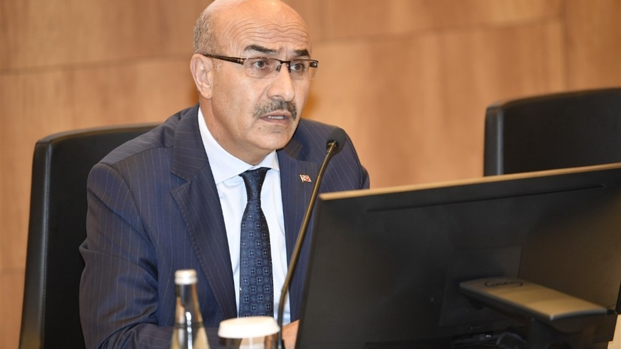 Adana'da Vali Mahmut Demirtaş: "Eğitime ve çocuklara harcanan para boşa gitmez"