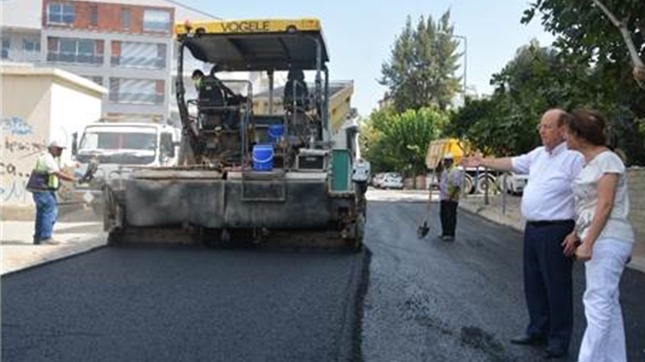 Aydın'da Efeler Belediyesi yol çalışmalarını sürdürüyor