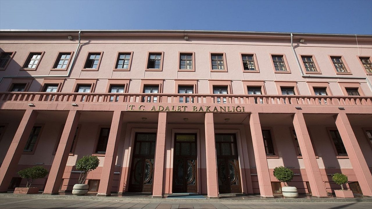 Adalet Bakanlığına 12 bin 713 personel alınacak!