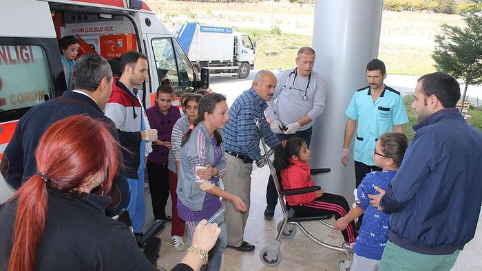 110 öğrenci hastaneye kaldırıldı