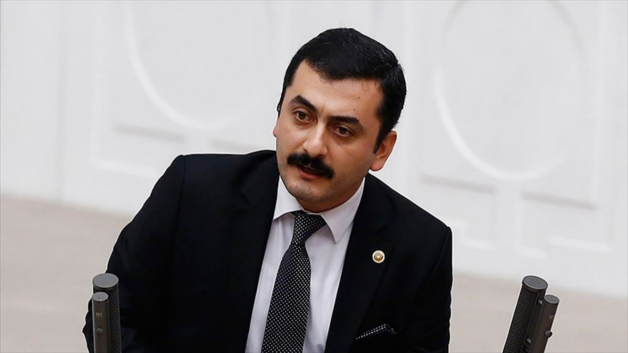 Eren Erdem'in bir kulağı hiç duymuyor!