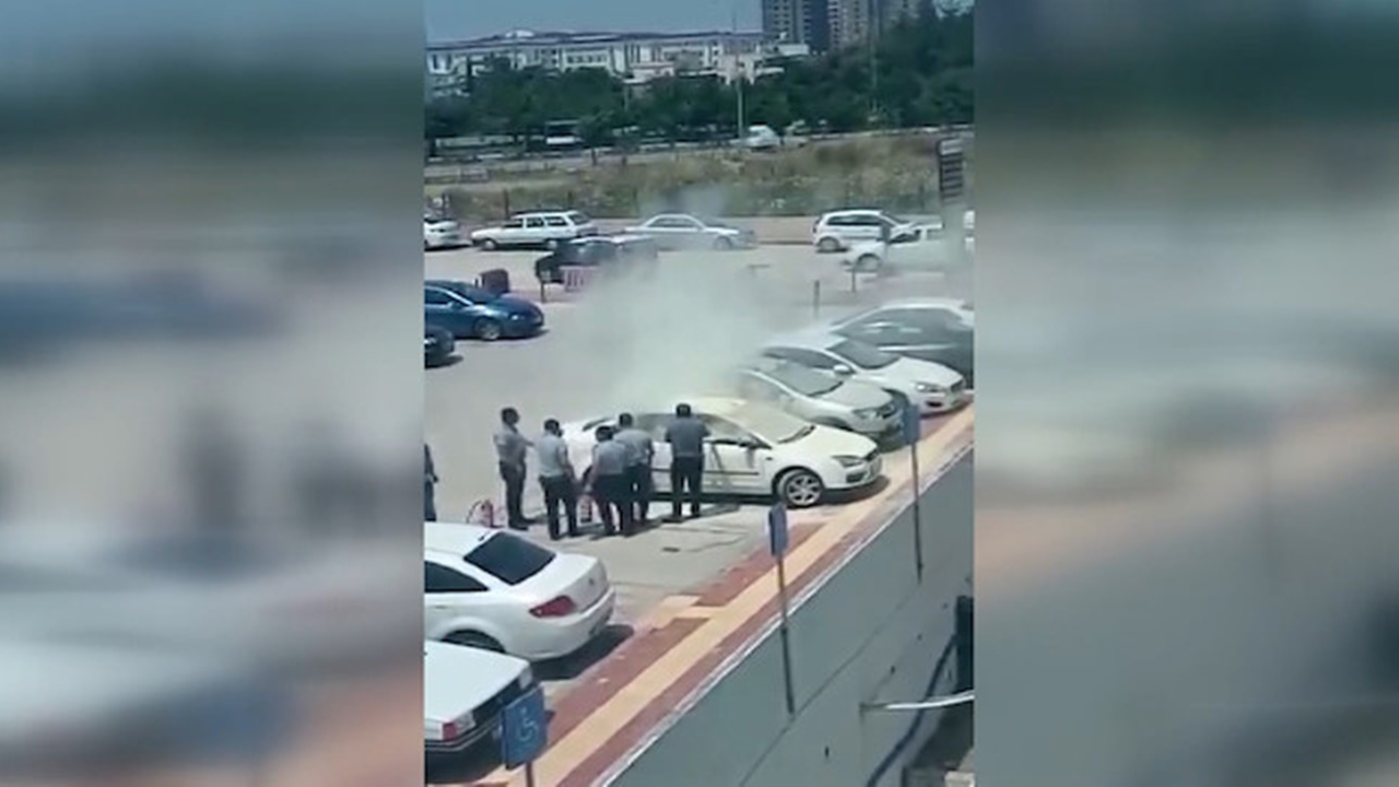 Engelli çocuk yanan araçta mahsur kaldı!