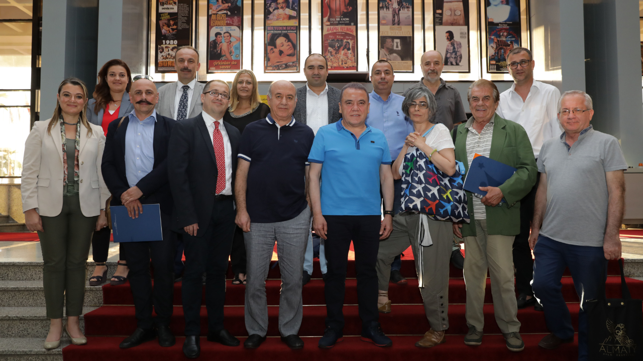 Antalya'da Başkan Muhittin Böcek: "Altın Portakal özüne dönüyor"