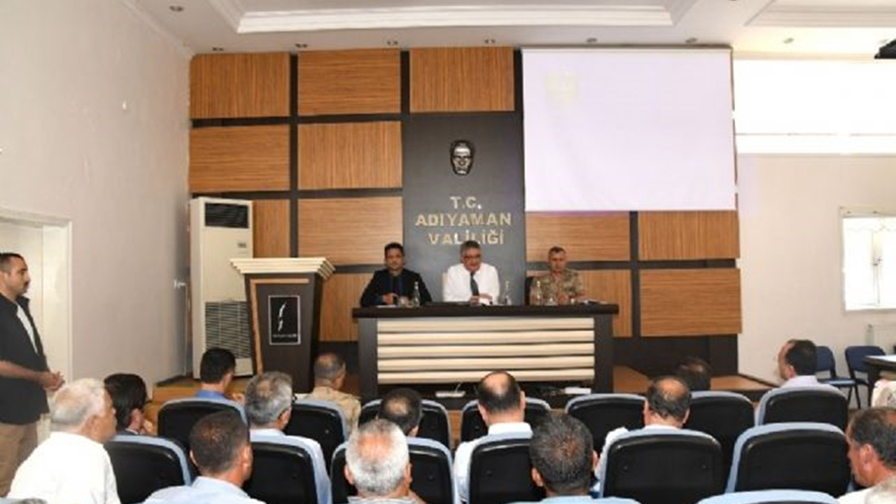 Adıyaman'da Vali Aykut Pekmez, köy muhtarlarıyla buluştu