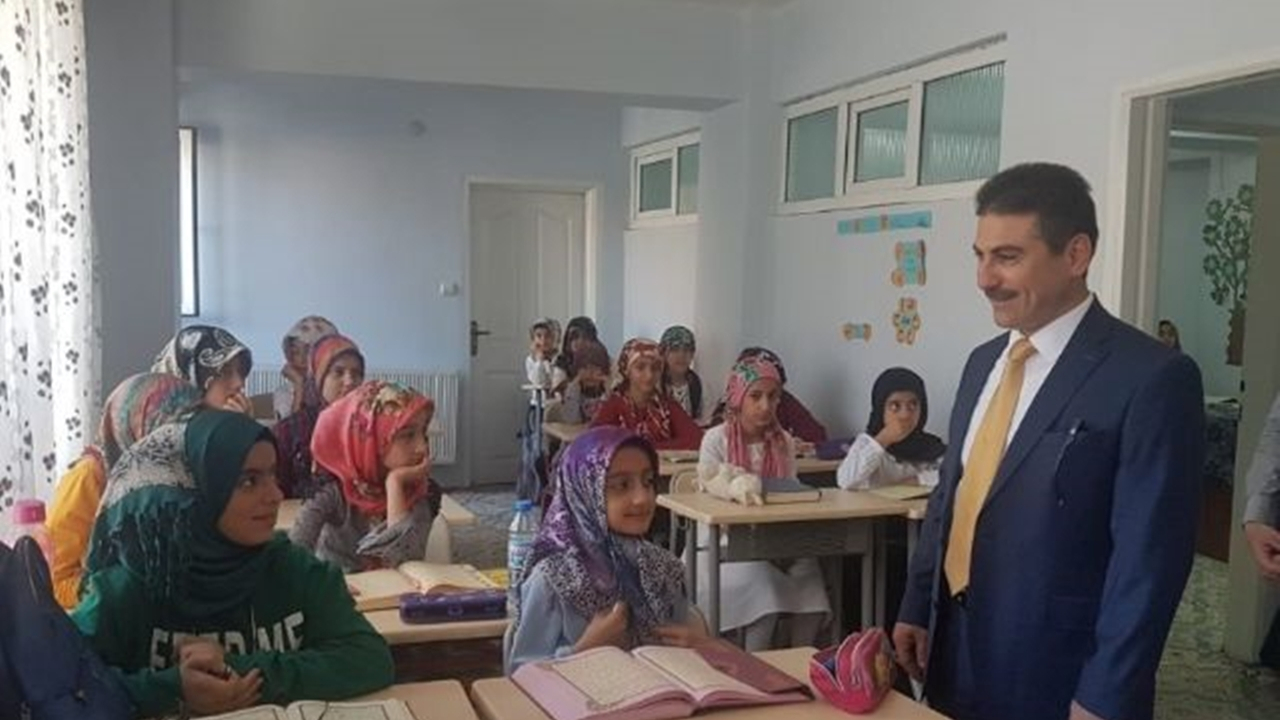 Hakkari'de Vali Yardımcısı Mustafa Pala’dan Kur’an kurslarına ziyaret