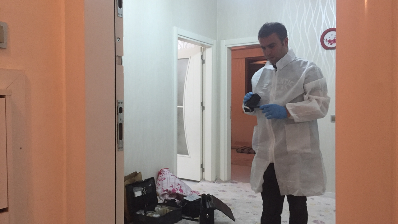 Karısını öldürüp, intihar etti...