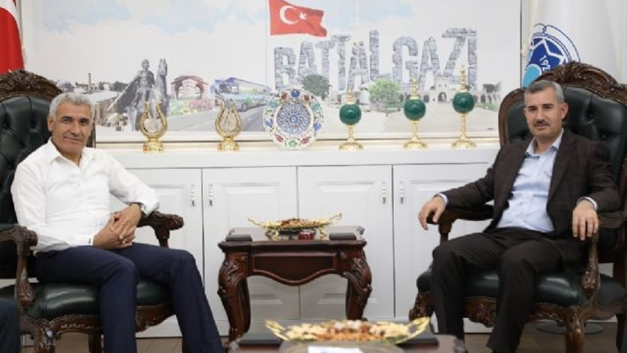 Malatya'da Başkan Mehmet Çınar’dan Osman Güder’e festival daveti