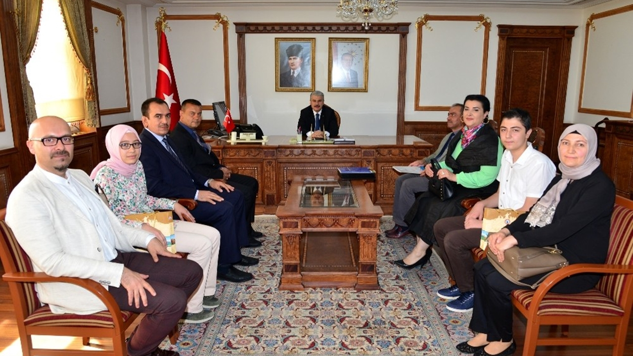 Kırşehir'de LGS’de başarılı öğrencilere İbrahim Akın’dan ödül