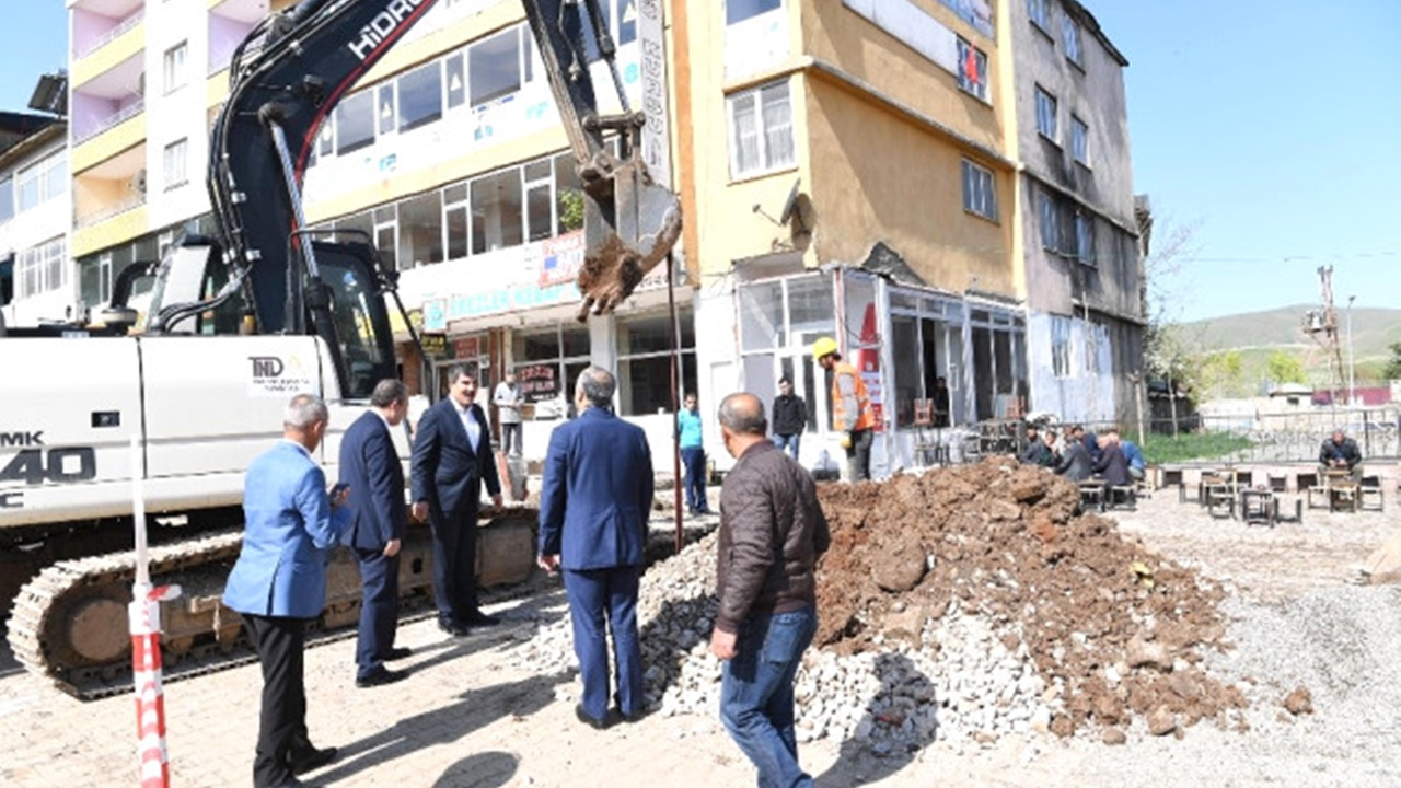 Muş'ta Başkan Feyat Asya, altyapı çalışmalarını yerinde inceledi