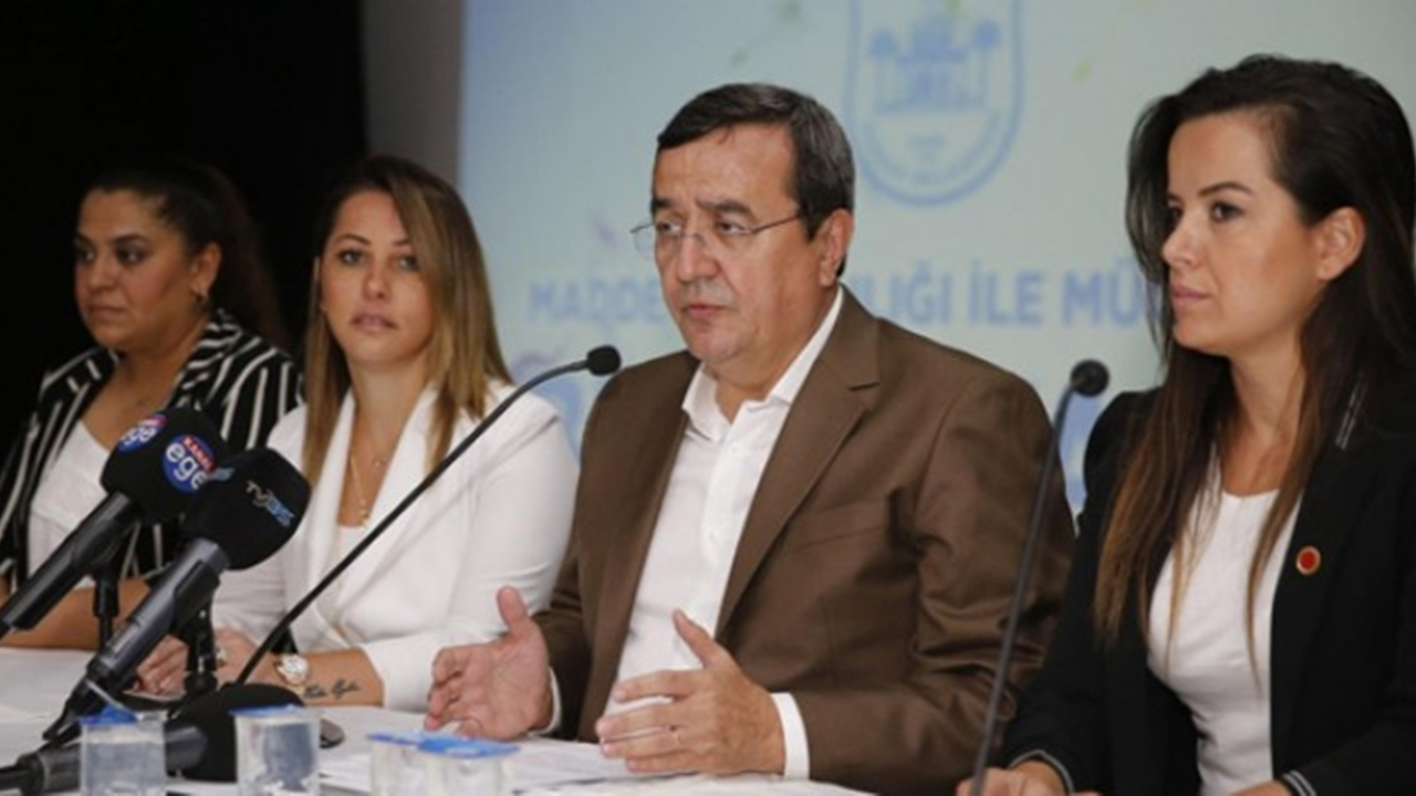İzmir'de Abdül Batur: "Madde bağımlılığına karşı mücadelede kararlıyız"